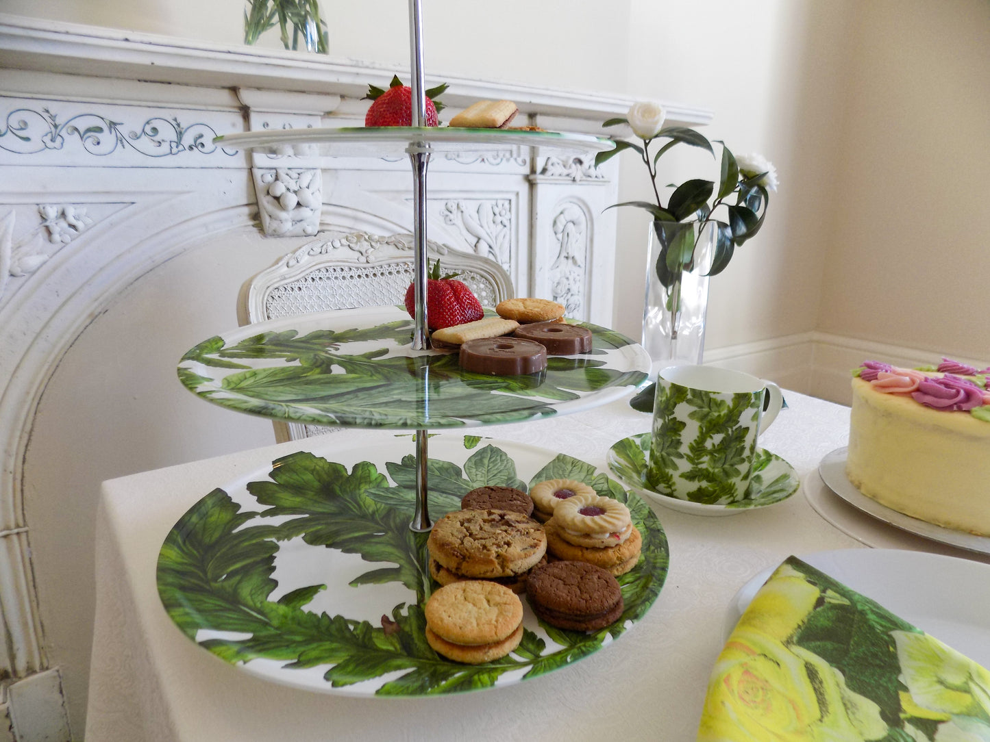 Cake Stand - Leaf Elegance